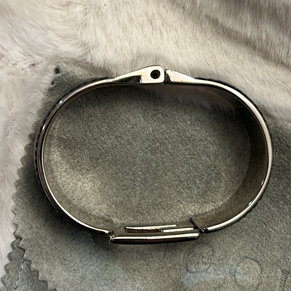 Gucci large black patent leather there and silver stone clasp bangle bracelet - Picture 5 of 17